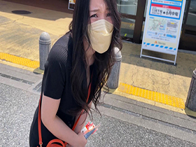 出会い系でみつけた清楚なHカップの人妻に野外露出で身悶えさせた個撮ビデオ　紗英さん（38歳）　サンプル画像03